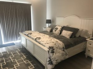 Kingsize Master Bed - 1 Vista Palm Ln