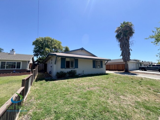 Building Photo - 5510 Yale Dr
