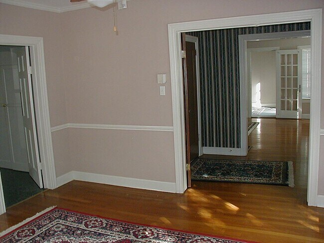 Building Photo - 2038 Lexington St
