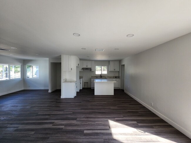 Building Photo - Newly Remodeled 3-Bedroom, 2-Bathroom Home...