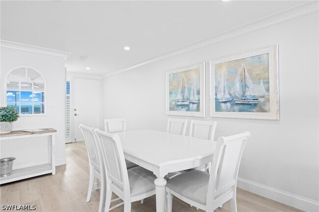 Building Photo - 3443 Gulf Shore Blvd N