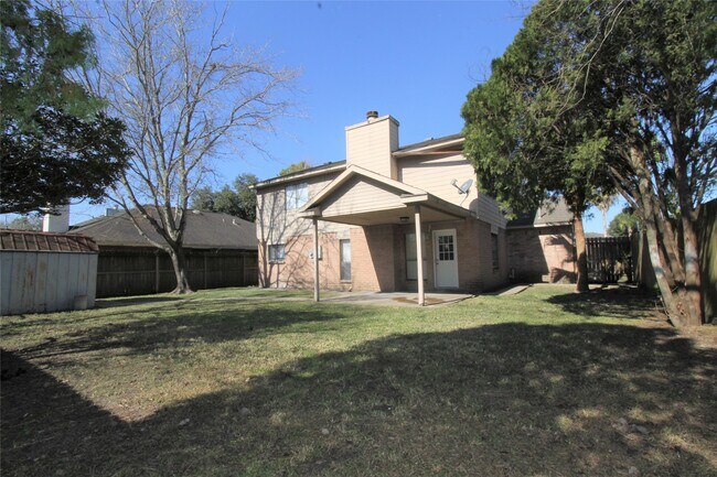 Building Photo - 4611 Silver Fox Dr