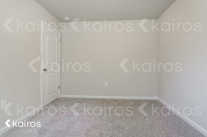 Building Photo - 833 Dove Tree Ln