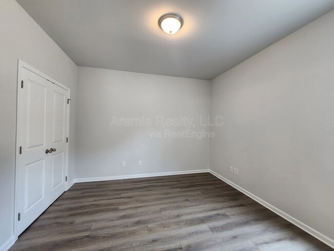 Building Photo - 5265 Wexford Ln