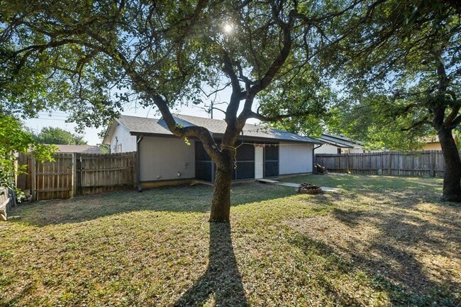Building Photo - 2214 Winchester Dr