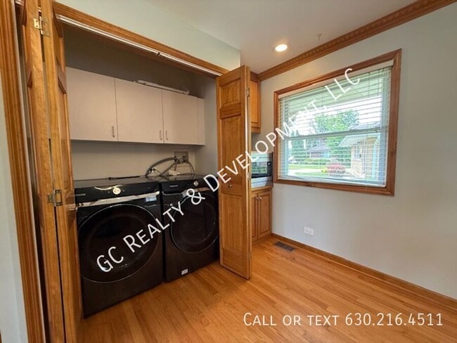 Building Photo - 381 W Millers Rd