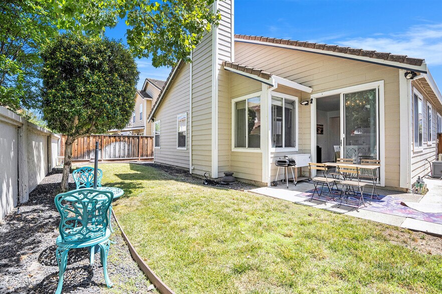 Building Photo - 1701 Mount Silliman Way
