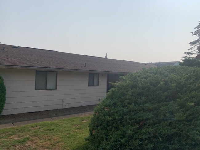 Building Photo - 908 Liberty St