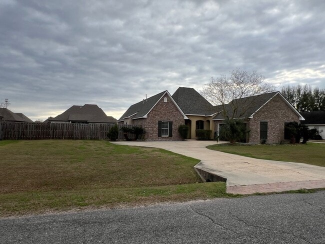 Building Photo - Pelican Crossing