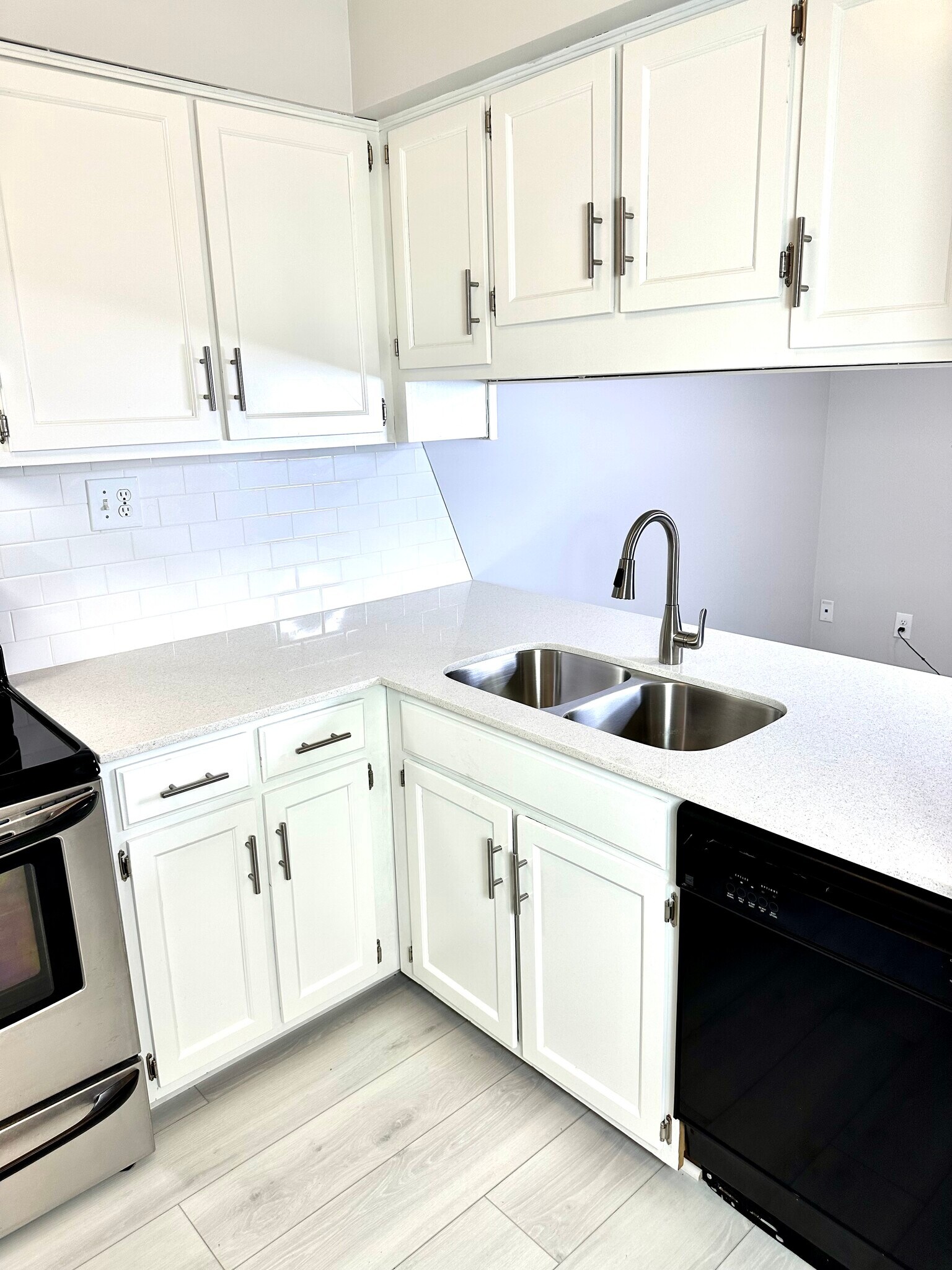 Building Photo - 124 S Sherrin Ave