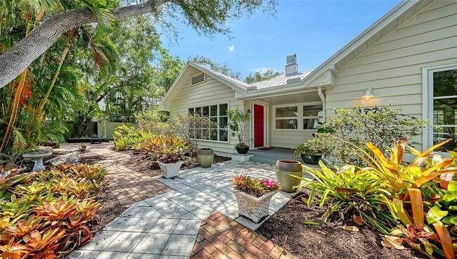 Building Photo - 1770 S Oval Dr