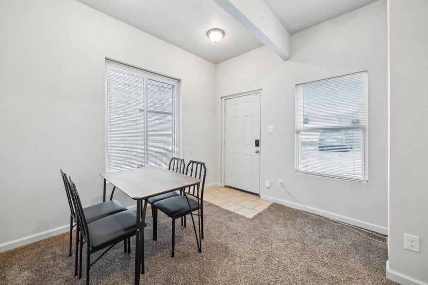 Building Photo - 2737 Purington Ave