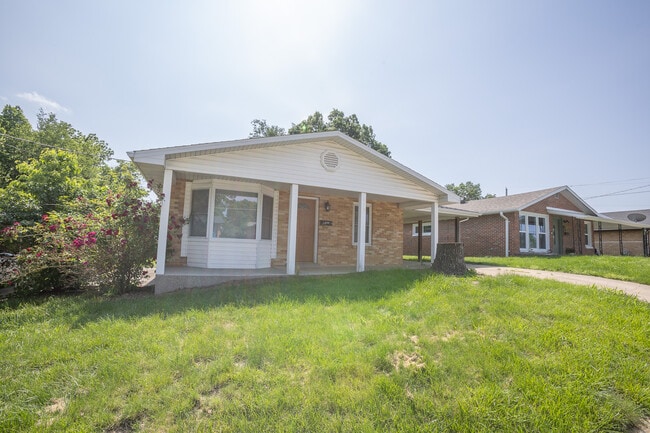 Building Photo - 409 Donna Bella Pl