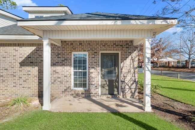 Building Photo - 27 W Grady St