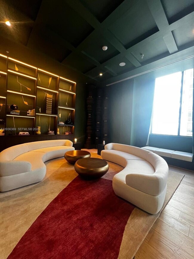 Building Photo - 11 NE 6th St