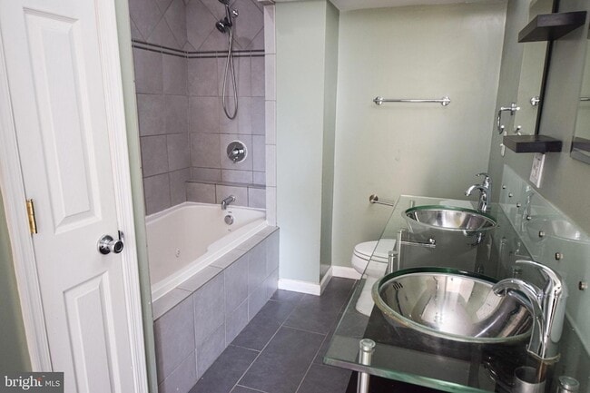 Building Photo - 3606 Hudson St