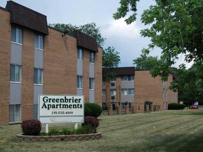 Building Photo - Greenbrier Apartments