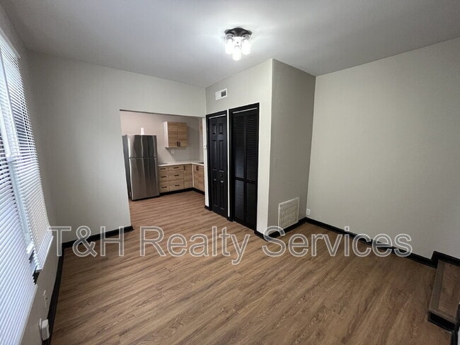 Building Photo - 1407 S Alabama St