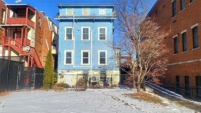 Building Photo - 216 Church St