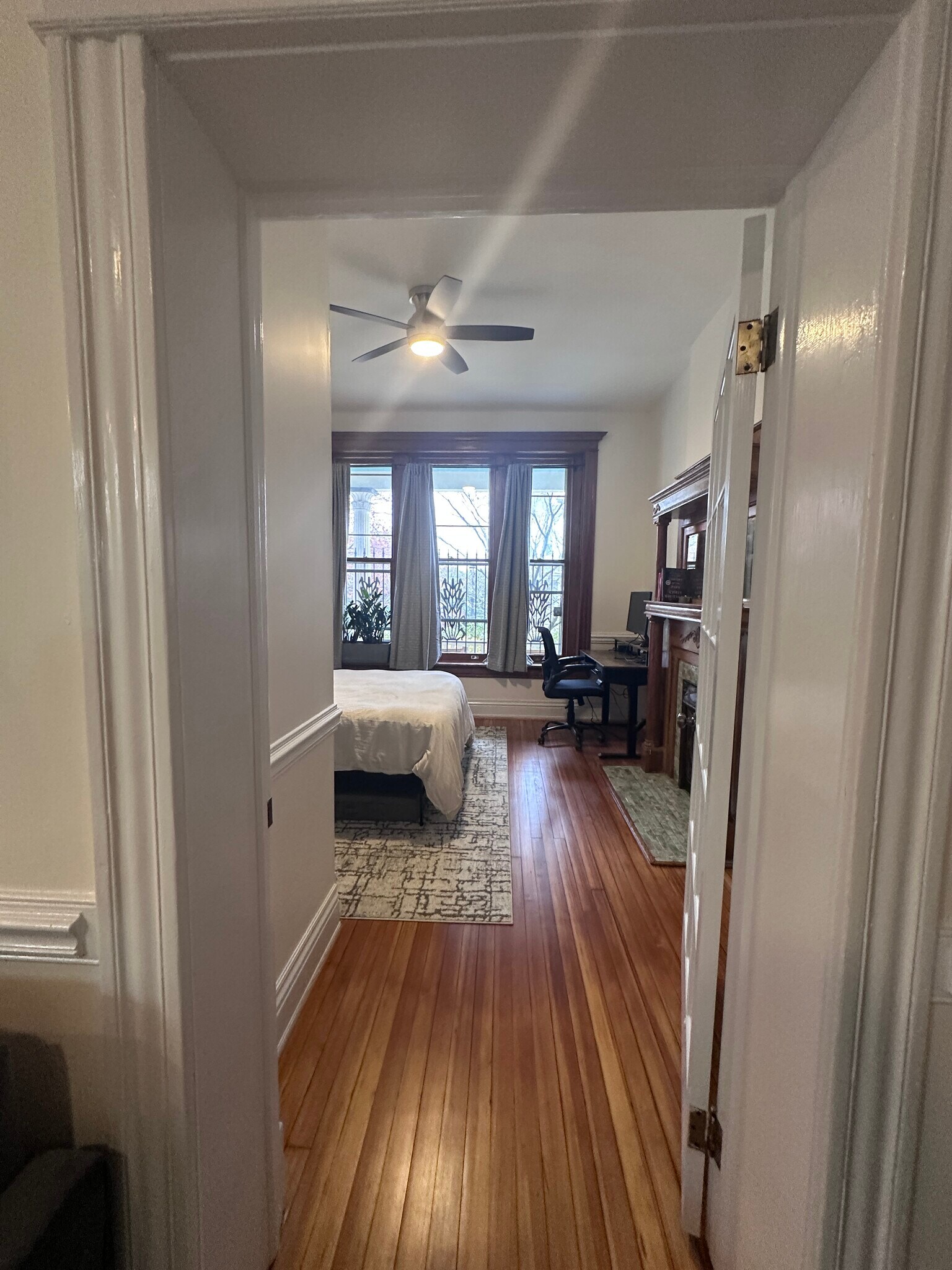 Building Photo - 2329 W Grace St