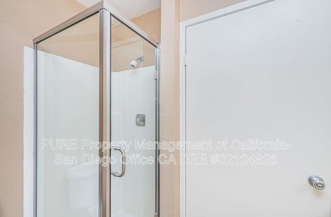 Building Photo - 12555 Oaks N Dr