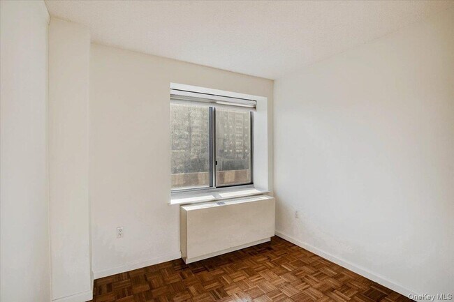 Building Photo - 300 W 135th St