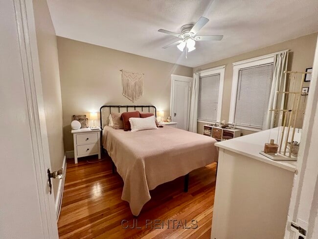 Building Photo - 33 Evans St