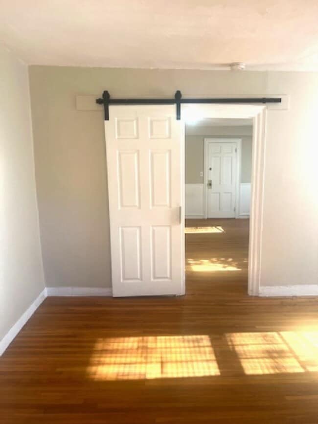 Building Photo - 363 Waterman Ave