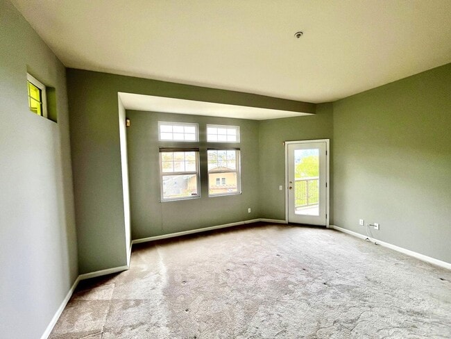 Building Photo - SPECTACULAR, ONE OF KIND BRISBANE 3 BED/2 ...