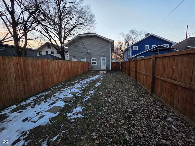 Building Photo - 1219 N Rural St