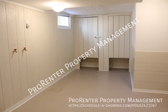 Building Photo - 747 E 22nd St