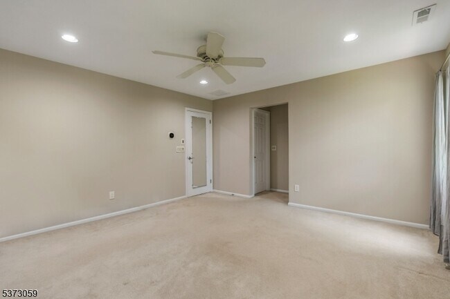 Building Photo - 833 Carnoustie Dr