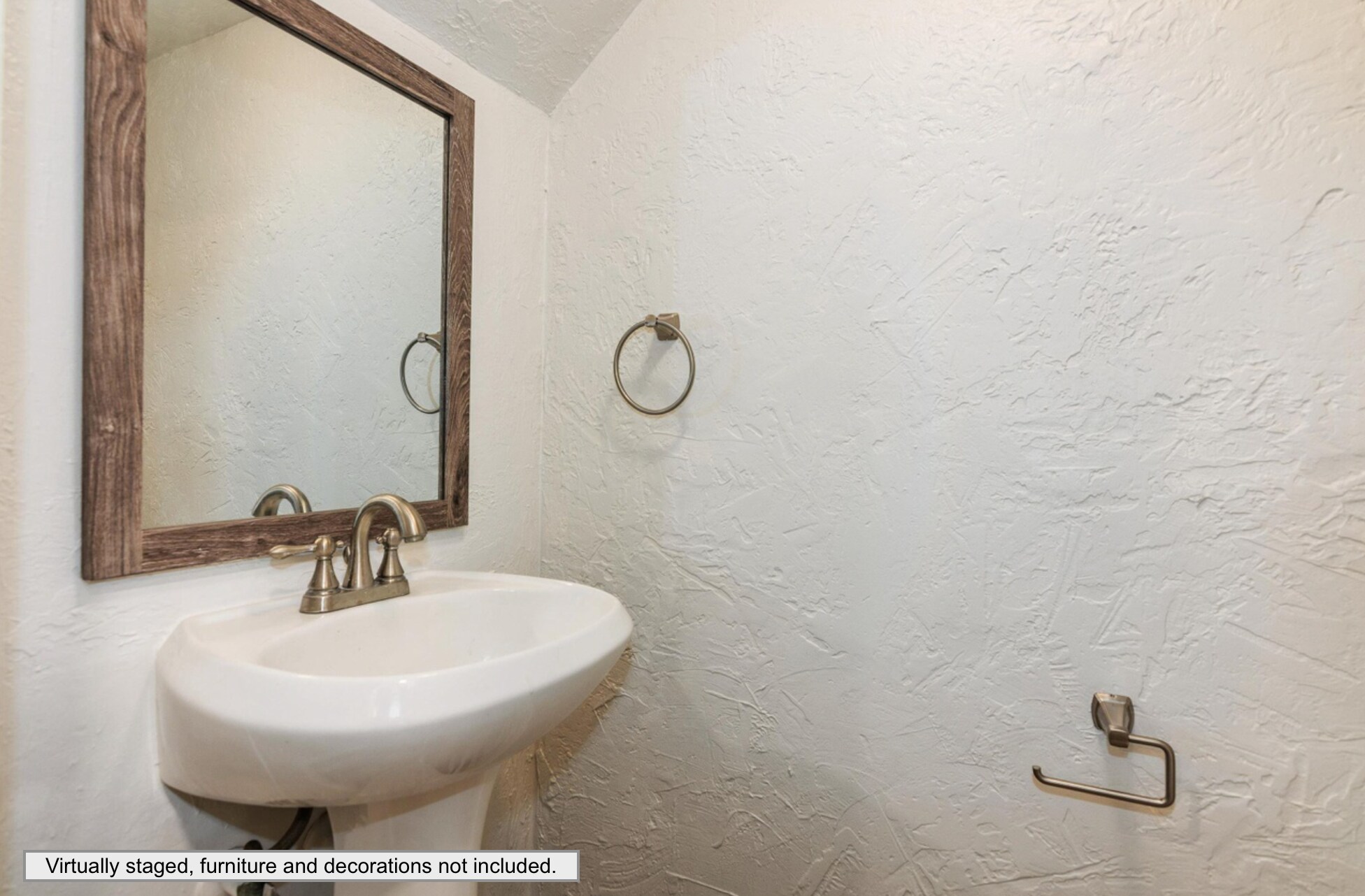 Building Photo - 2073 Olivera Rd