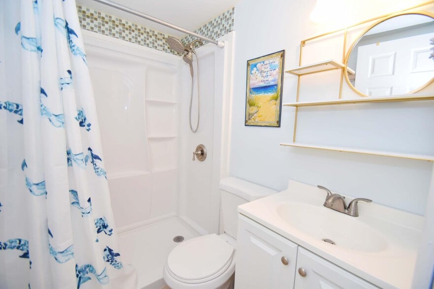 Bathroom - 7 45th St