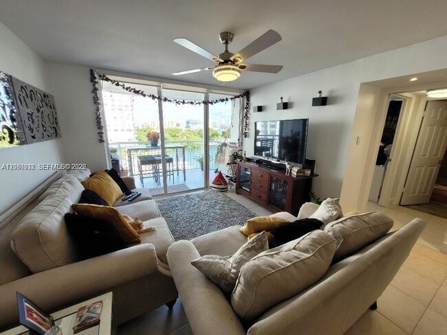 Building Photo - 18081 Biscayne Blvd