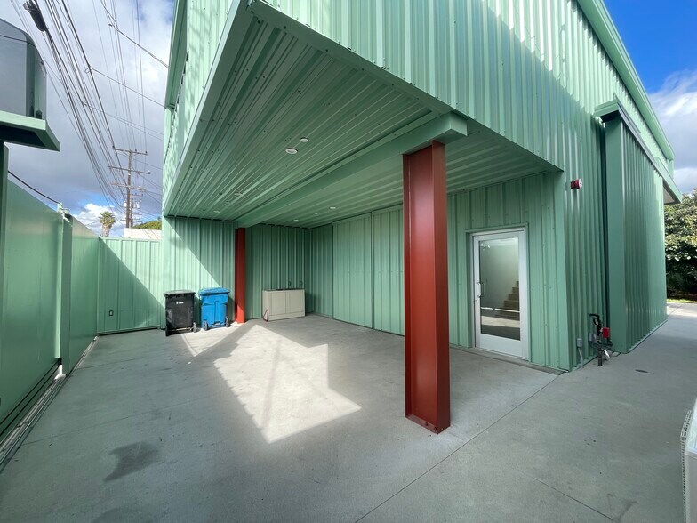 Building Photo - 6539 West Blvd