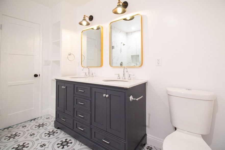 Building Photo - 17016 Van Ness Ave