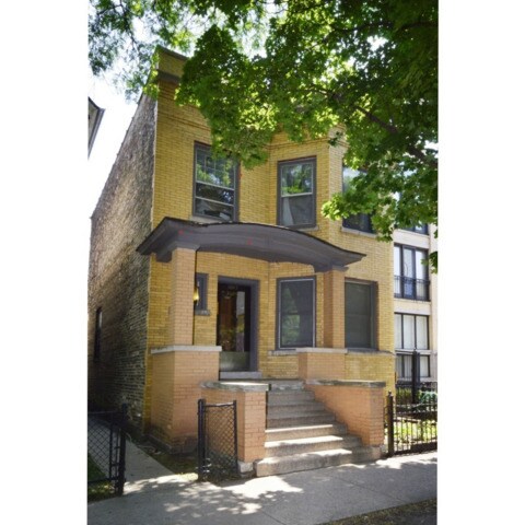 Primary Photo - 3043 N Racine Ave