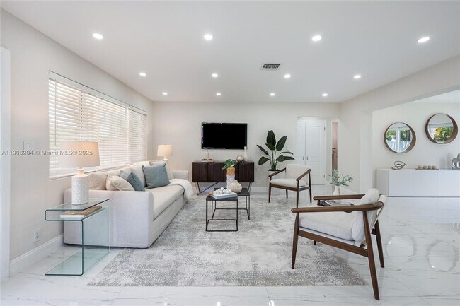 Building Photo - 1510 Coolidge St