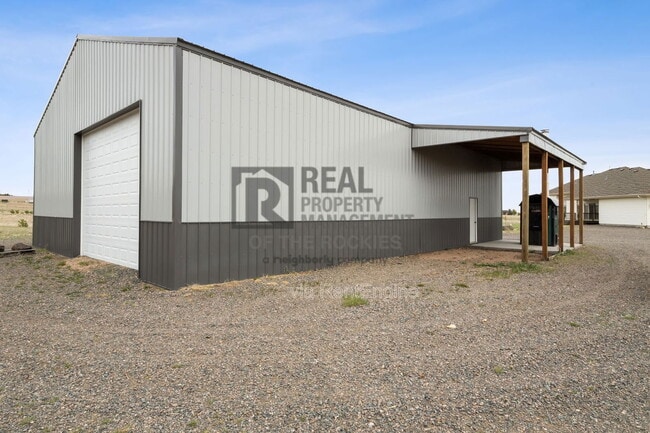 Building Photo - 3348 Hales Ranch Rd