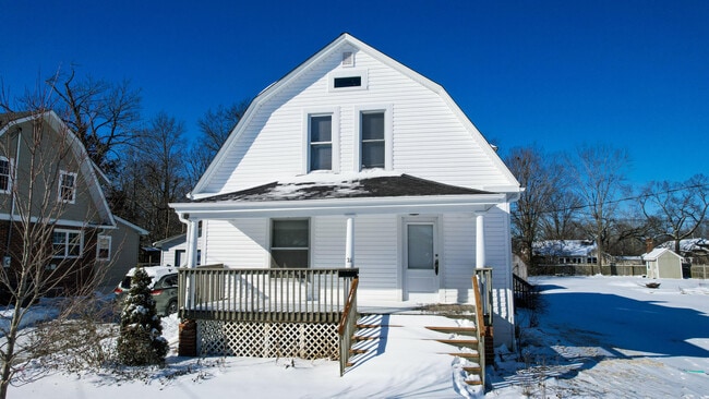 Building Photo - 21 Anderson Ave