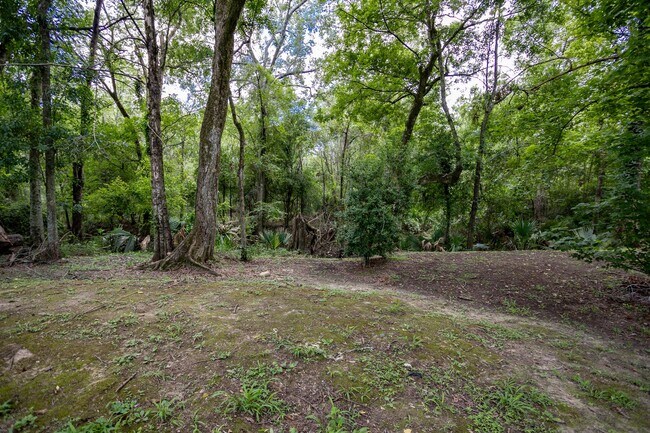 Building Photo - Historic Highland Road Beauty with Bayou V...