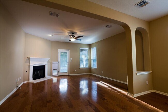 Building Photo - 14305 Broadwinged Hawk Dr