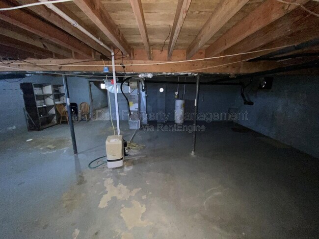 Building Photo - 10291 Paige Rd