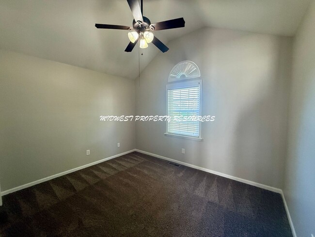 Building Photo - Ranch in Lee's Summit For Lease - Crisp, Clean and New!
