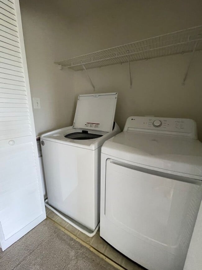 Building Photo - SPACIOUS TH IN CLARKSBURG
