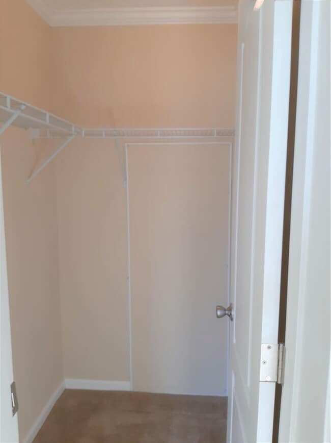 Building Photo - SUBLEASE through May 2026 3 Bedroom 2 Bath-Beautiful Views