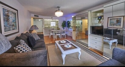Building Photo - 4550 Cove Cir