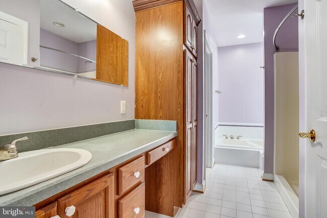 Building Photo - 1930 Long Corner Rd