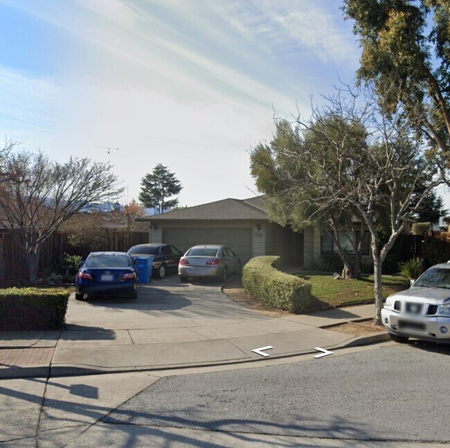Primary Photo - 710 El Toro Dr